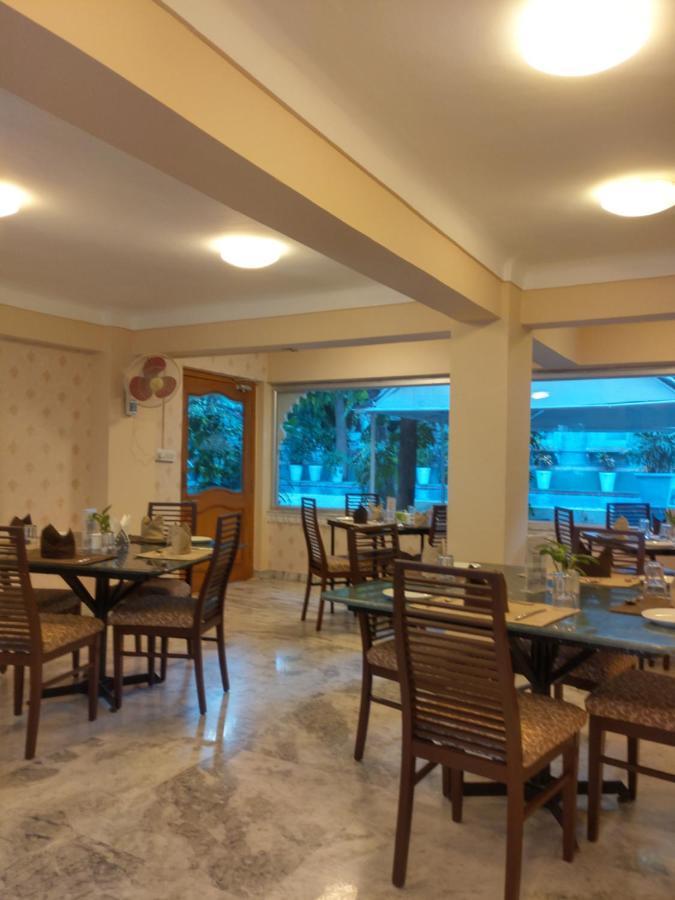 Raj Palace Hotel 3*